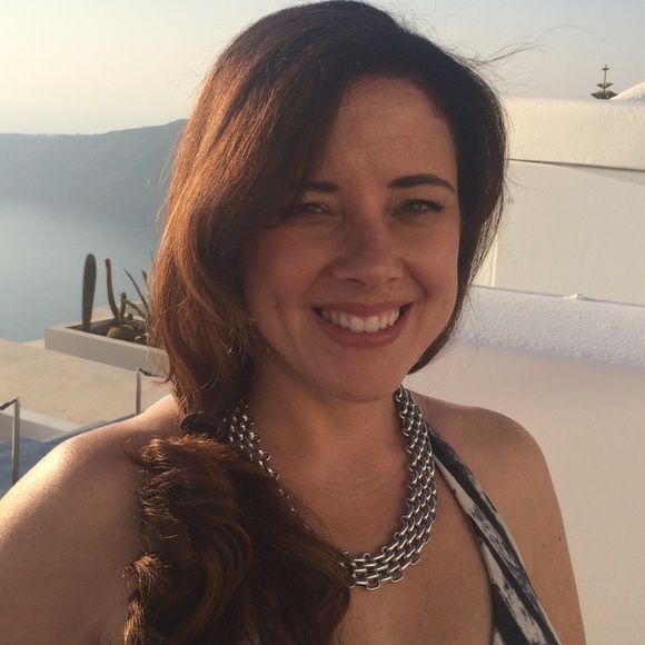 Meet your Posher, Nicole - Picture 1 of 1